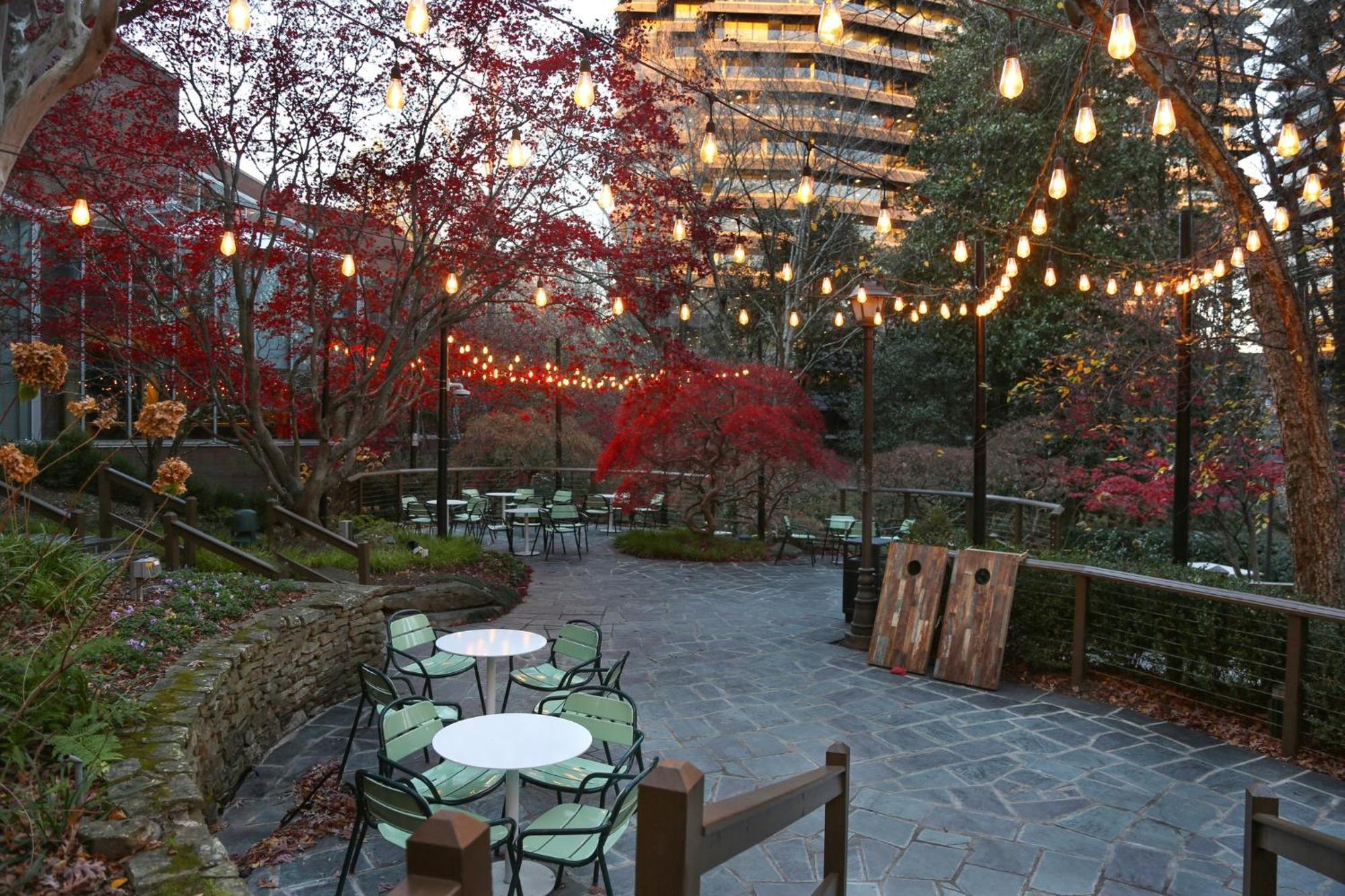 Crowne Plaza Atlanta Perimeter At Ravinia, An Ihg Hotel Exterior photo